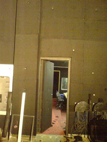 Ακουστική επένδυση εκπαιδευτικού, τηλεοπτικού studio στα εκπαιδευτήρια της σχολής akto, στην Αθήνα 